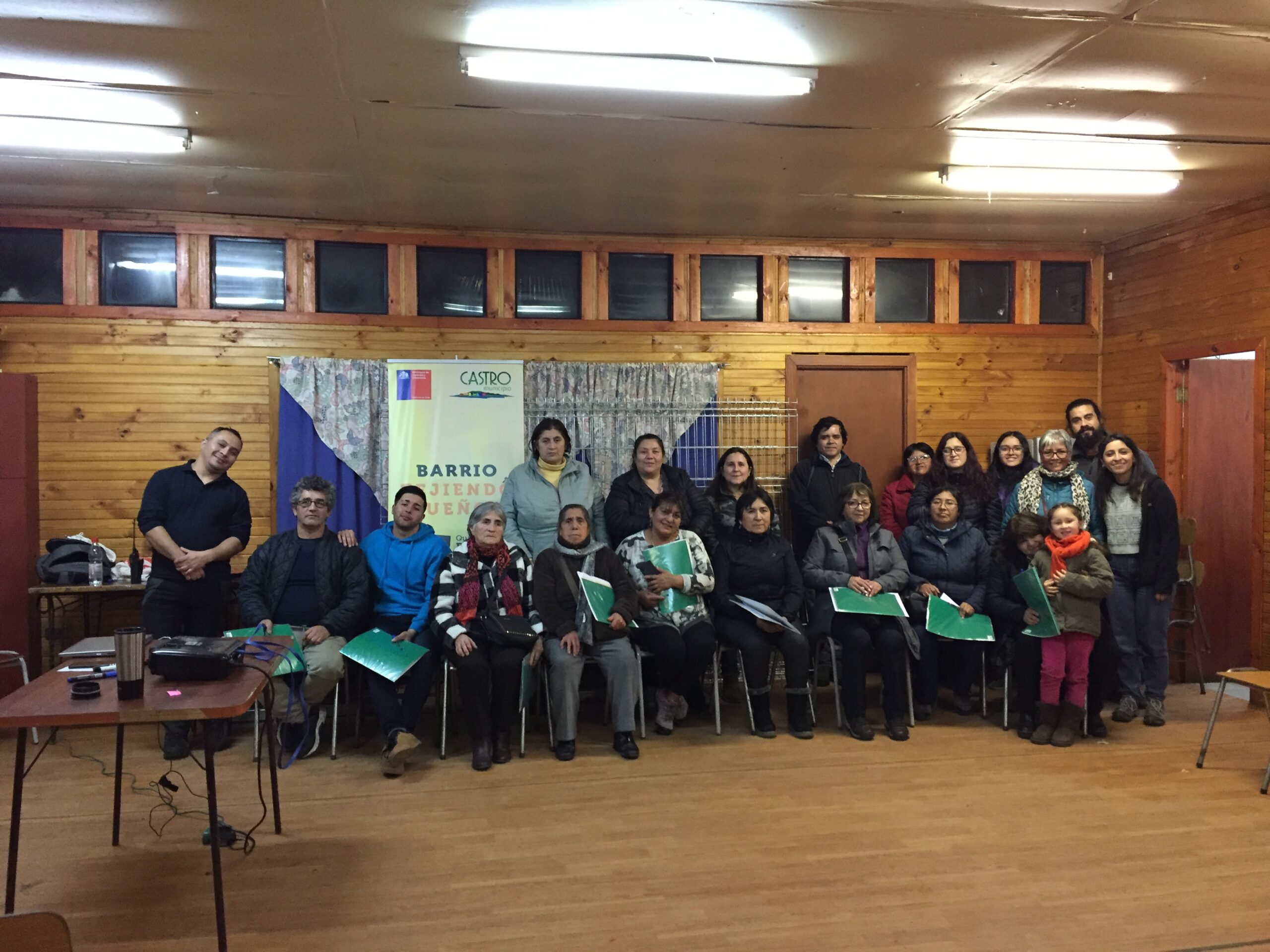 Barrio Tejiendo Sueños de Castro finaliza 1er ciclo de capacitaciones con Programa CERT