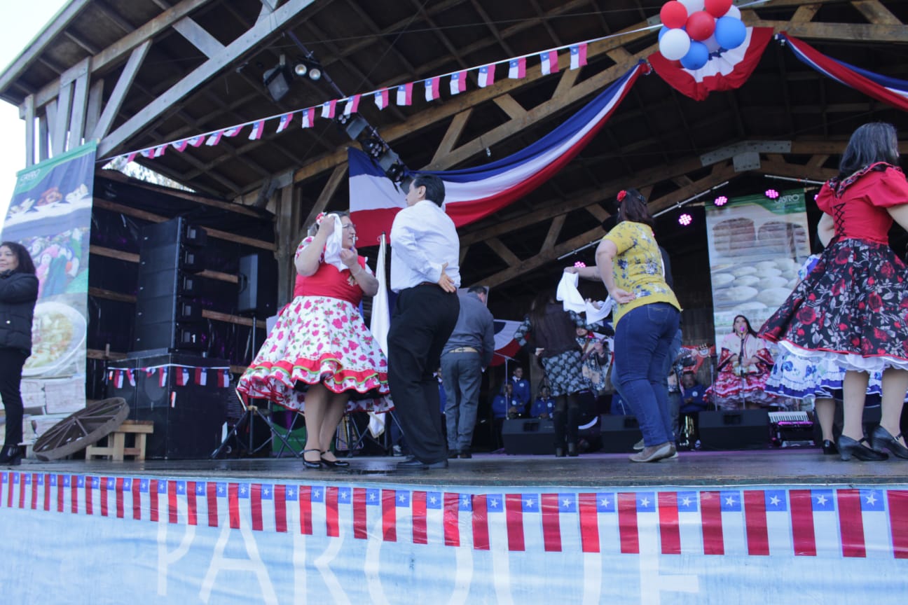 Con harto zapateo comenzó la primera jornada de la gran Fiesta de la chilenidad