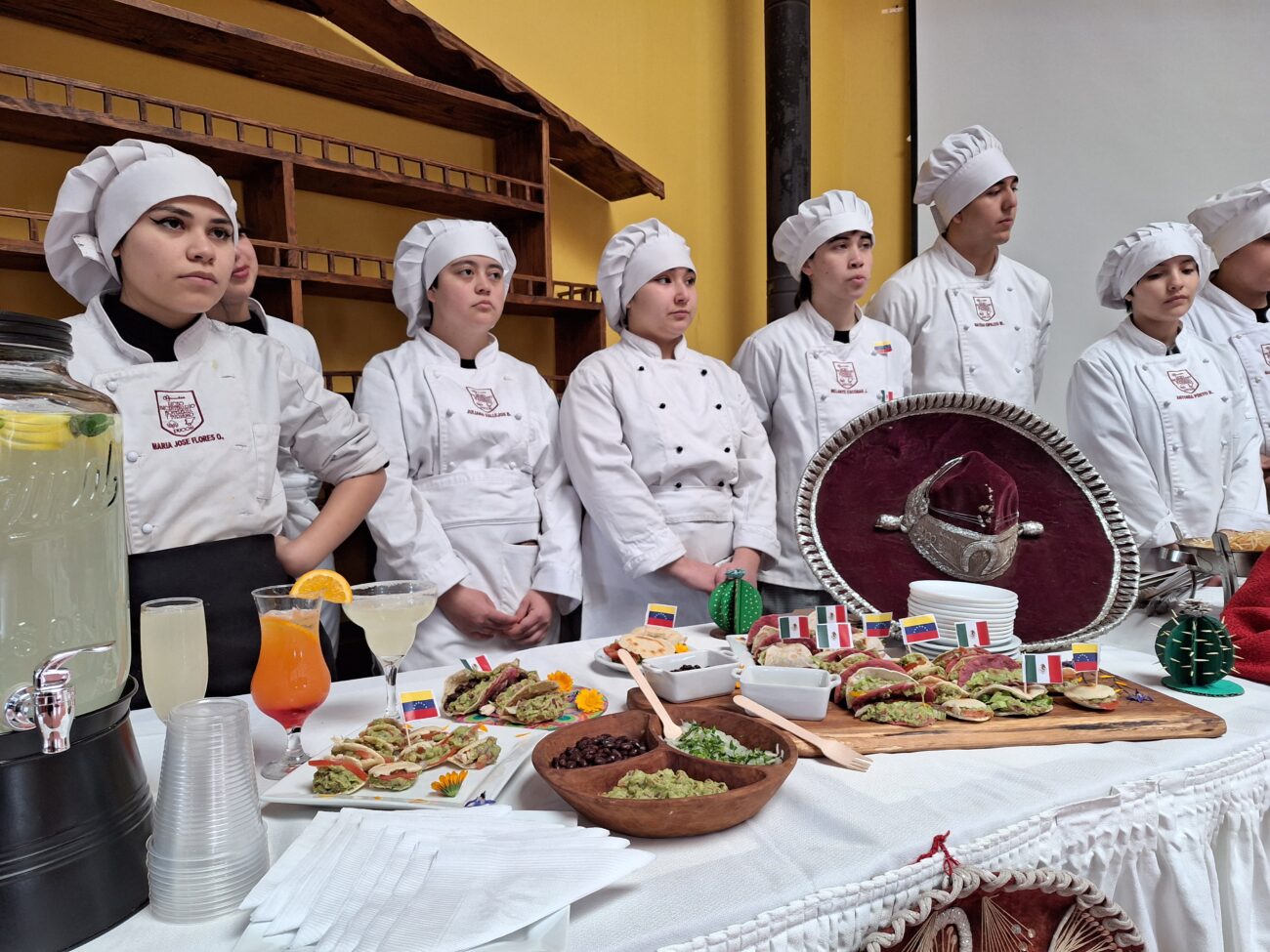 EN PUCÓN ESTUDIANTES DE GASTRONOMÍA PRESENTARON RESULTADOS APRENDIZAJE MÓDULO DE COCINA INTERNACIONAL – Website de la Municipalidad de Pucón