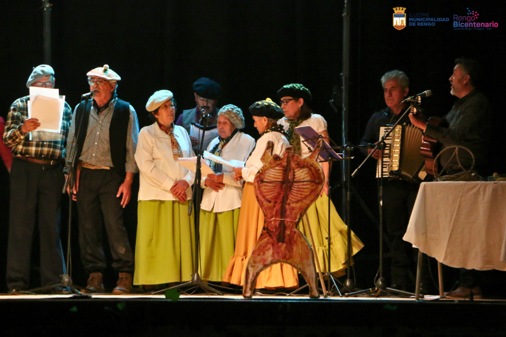 GRAN GALA ARTÍSTICA DEL ADULTO MAYOR SE DESARROLLÓ EN LICEO BICENTENARIO ORIENTE DE RENGO