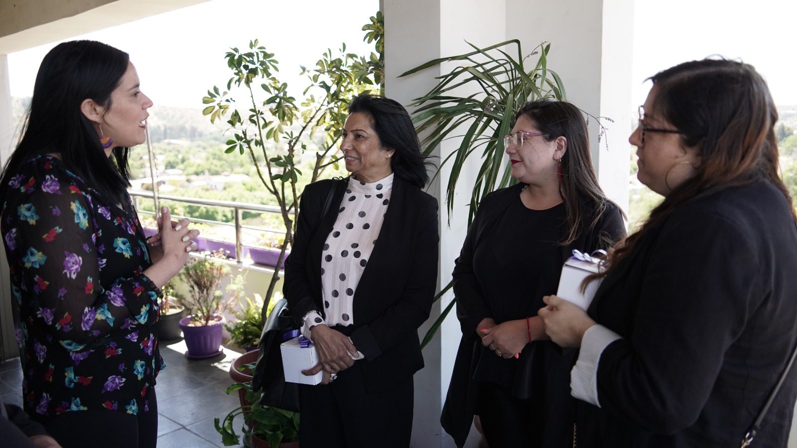 RECONOCIDA ACADÉMICA SUDAFRICANA EXPERTA EN EDUCACIÓN DE MIGRACIÓN FORZADA, VISITA LA ALCALDÍA Y ESCUELA MUNICIPAL DE VILLA ALEMANA