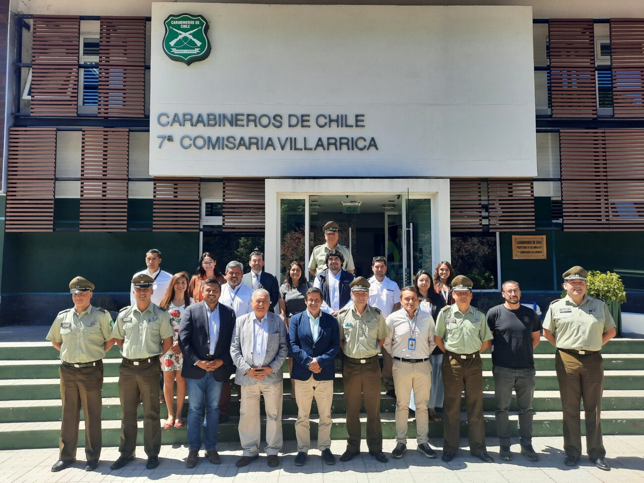 ALCALDE DE PUCÓN ASISTE A NUEVA SESIÓN STOP EN LA SÉPTIMA COMISARÍA DE VILLARRICA – Website de la Municipalidad de Pucón