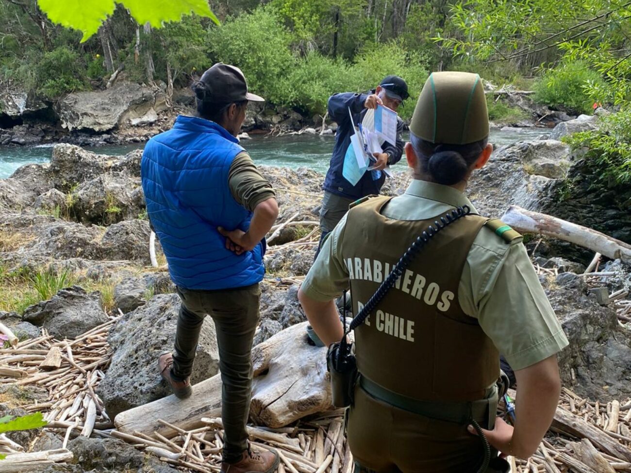 EN PUCÓN TRAS DIVERSAS FISCALIZACIONES SORPRENDEN A CUATRO PERSONAS REALIZANDO PESCA FURTIVA – Website de la Municipalidad de Pucón