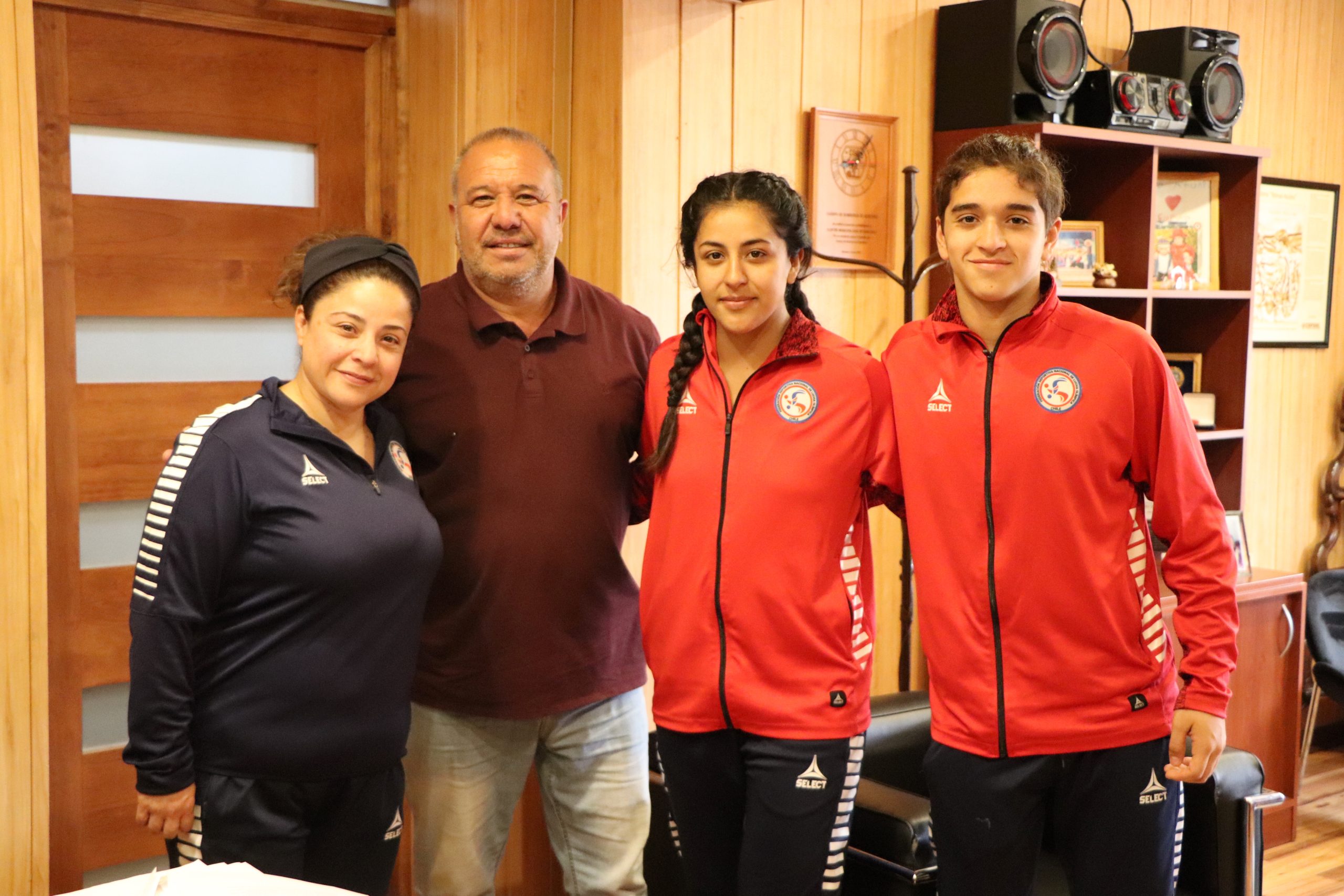 Jóvenes de Quintero viajarán a Estados Unidos para competir en Lucha Olímpica