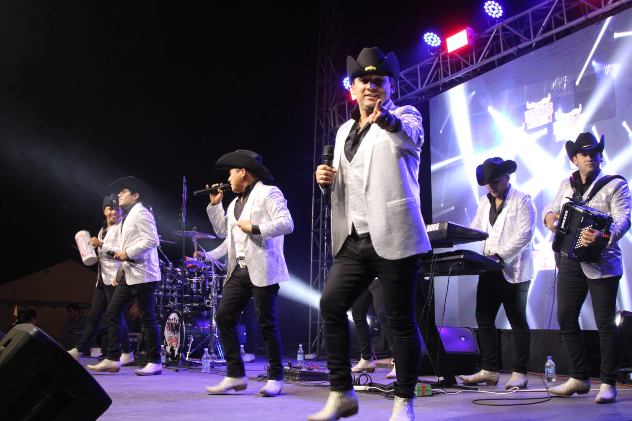 PUCÓN YA CELEBRA SUS 141 AÑOS CON SHOWS ARTÍSTICOS EN DISTINTAS LOCALIDADES DEL SECTOR RURAL – Website de la Municipalidad de Pucón