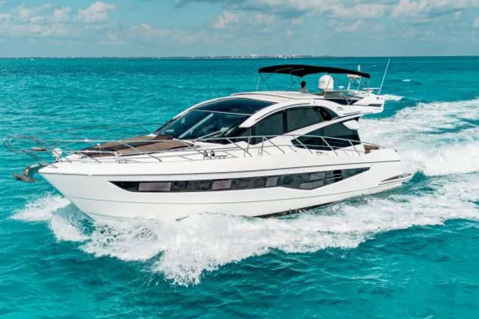 Renta de yates en Cancún; Vivir el Caribe Mexicano con estilo junto a Narzea